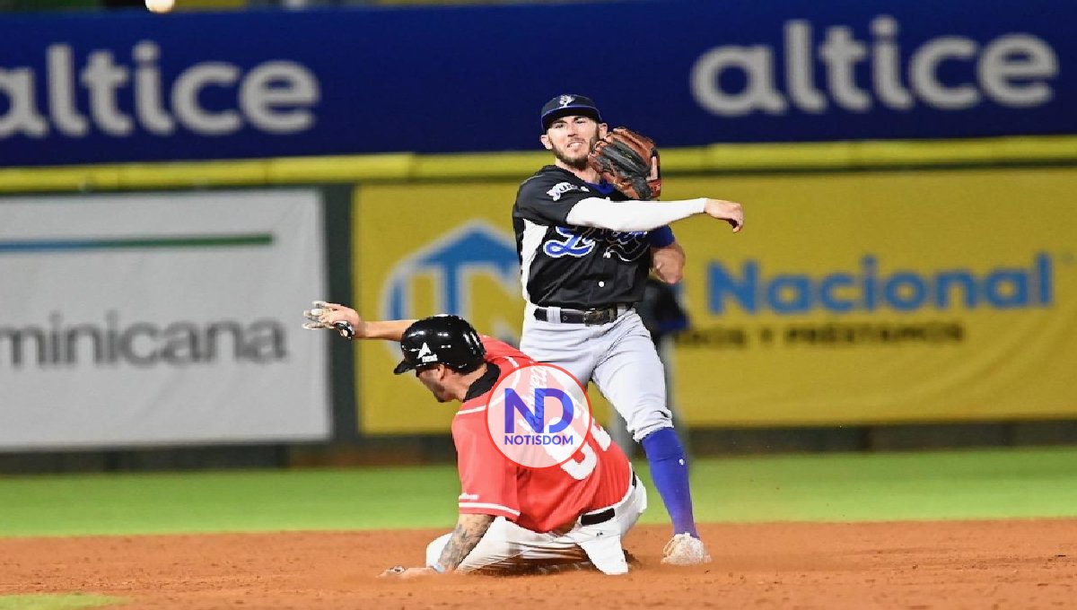 Aguilas lideran beisbol; Estrellas apabullan Gigantes; Leones ganan 2 Aguilas lideran beisbol; Estrellas apabullan Gigantes; Leones ganan