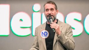 Carlos Sánchez estrena documental “El humor en los tiempos del COVID”