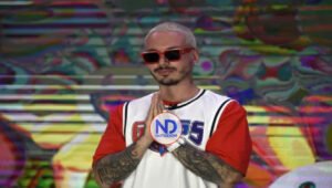 J Balvin recibe el Premio Impacto Latino por aporte a la salud mental