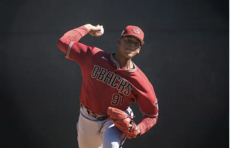 JESUS LIRANZO Leones adquieren al jardinero Leandro Castro y al relevista Jesús Liranzo