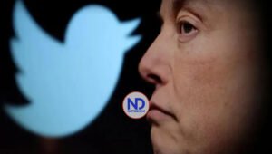 Musk bromea mientras cientos de empleados dejan Twitter