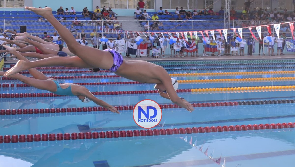 Delfines del Naco inauguran Torneo Internacional de Natación