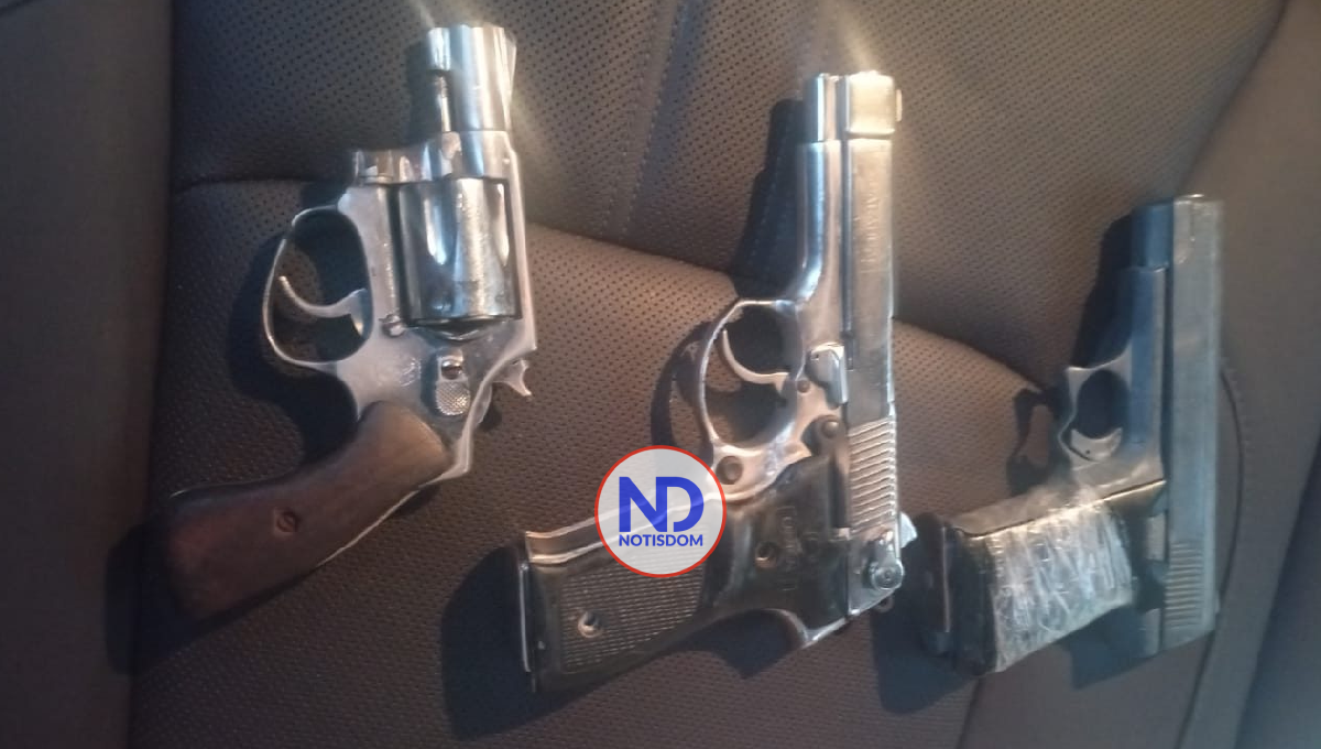 Policías matan a 2 de 4 delincuentes mientras asaltaban mensajeros en Villa Mella