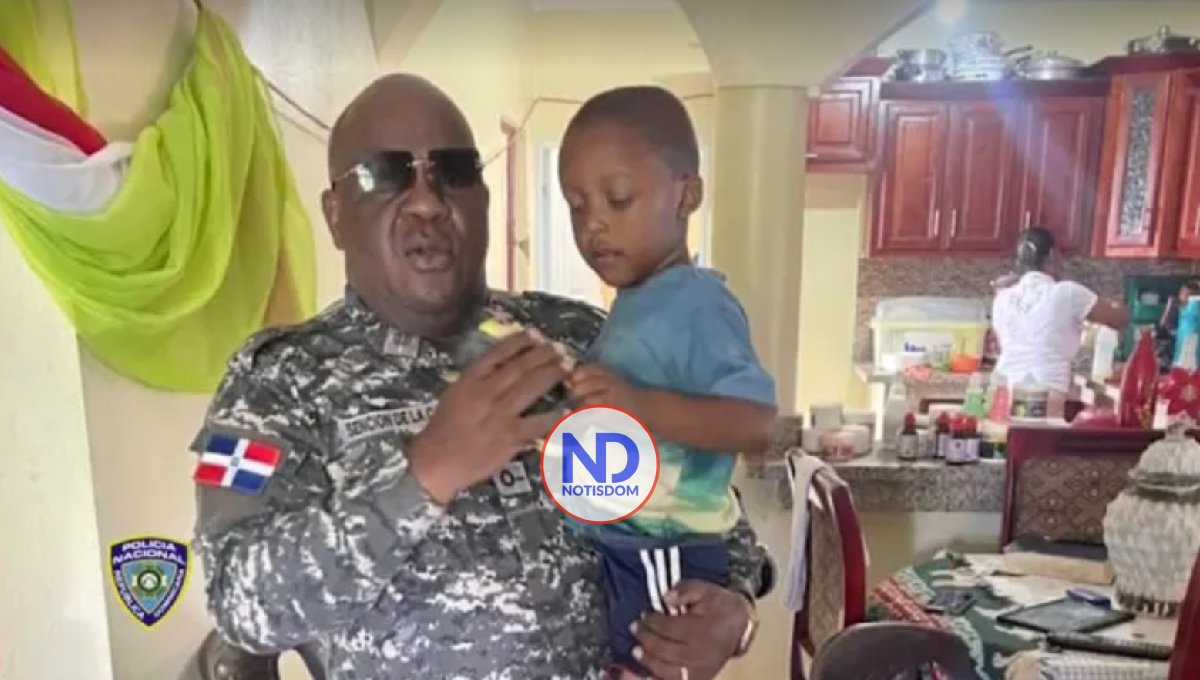 Policía se disculpa por patrulla que detuvo hombre que iba con niño a bordo de motocicleta en Baní 2 Policía se disculpa por patrulla que detuvo hombre que iba con niño a bordo de motocicleta en Baní