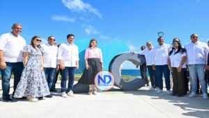 Inauguran malecón de Cabrera e inician remodelación de hospital