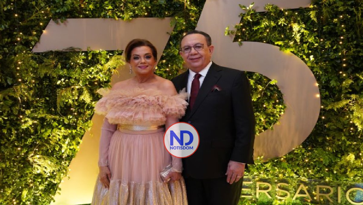Valdez Albizu ofrece cena de gala a miembros de Junta Monetaria