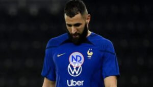 Benzema apunta a su retirada de la selección francesa