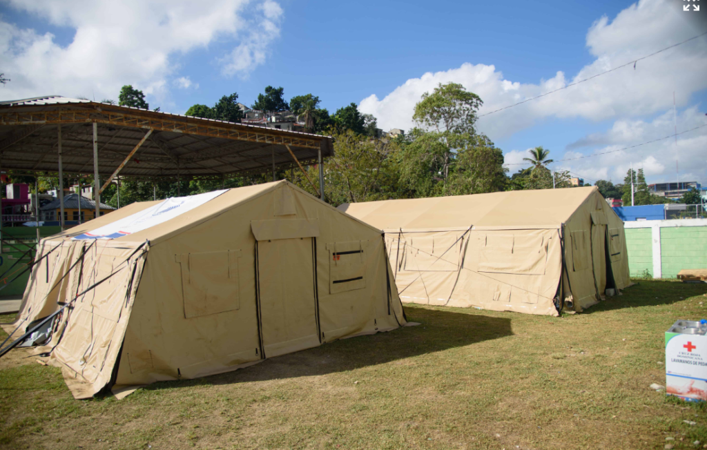 CASA DE CAMPANA En La Zurza siguen usando agua de las pozas, pese al cólera