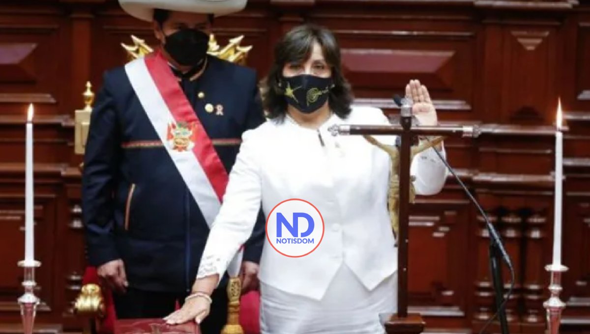 La abogada Dina Boluarte jura como la primera presidenta de la historia de Perú 2 La abogada Dina Boluarte jura como la primera presidenta de la historia de Perú