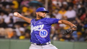 Licey apabulla a las Aguilas; Toros y Gigantes ganan en beisbol RD