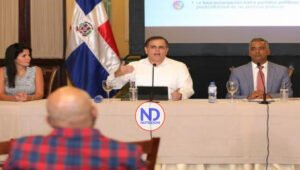 Ministro Hacienda dice RD va por buen camino, defiende préstamos