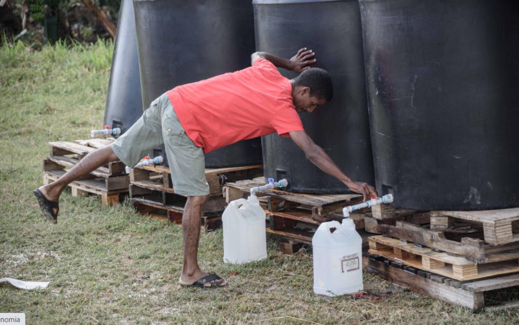 LA ZURSA 2 1 En La Zurza siguen usando agua de las pozas, pese al cólera