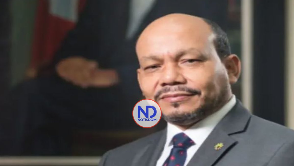 Luis Valdez juramenta a subdirectoras de la DGII 2 Luis Valdez juramenta a subdirectoras de la DGII