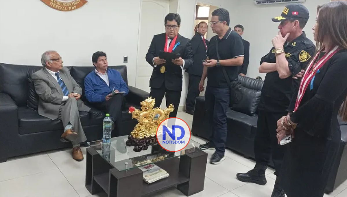 La Policía detiene expresidente Pedro Castillo luego de ser destituido por el Congreso peruano