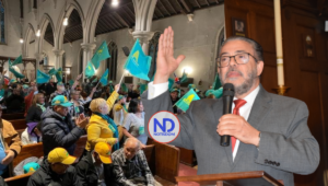 Guillermo Moreno juramenta nuevos militantes de Alianza País en Nueva York