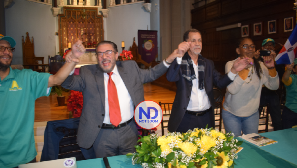 Guillermo Moreno juramenta nuevos militantes de Alianza País en Nueva York 3 NOTISDOM FOTOS 2022 12 12T145922.914 Guillermo Moreno juramenta nuevos militantes de Alianza País en Nueva York