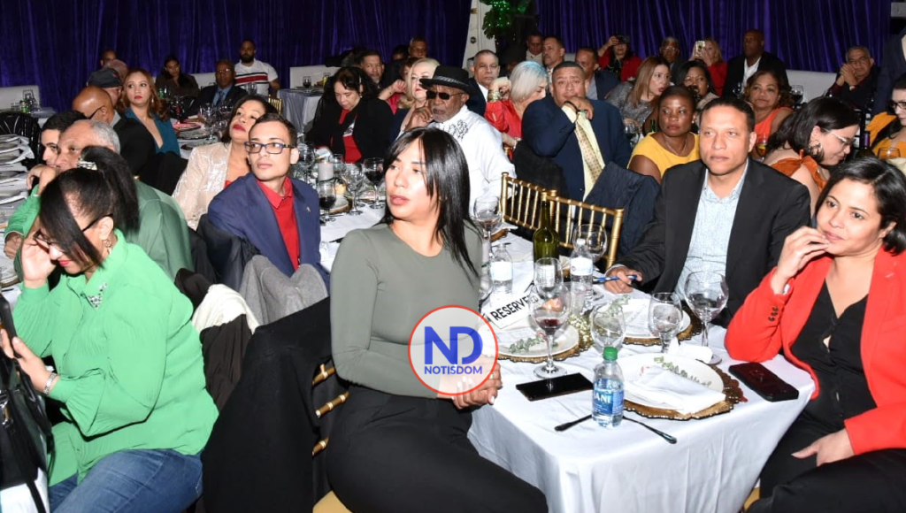 NOTISDOM FOTOS 2022 12 12T152944.645 Consulado dominicano en NY celebra fiesta de Navidad; premian Empleada del Año