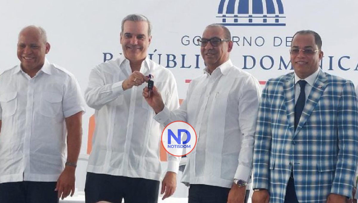 Abinader entrega vehículos al MOPC con RD$1,100 millones ahorrados del peaje sombra