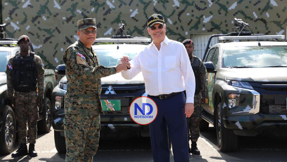 Abinader entrega 40 vehículos al Ejército para reforzar la seguridad fronteriza 2 Abinader entrega 40 vehículos al Ejército para reforzar la seguridad fronteriza