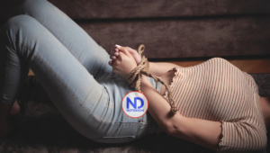 Madre de menor le coloca picante en los genitales y la deja atada; vecinos la rescatan