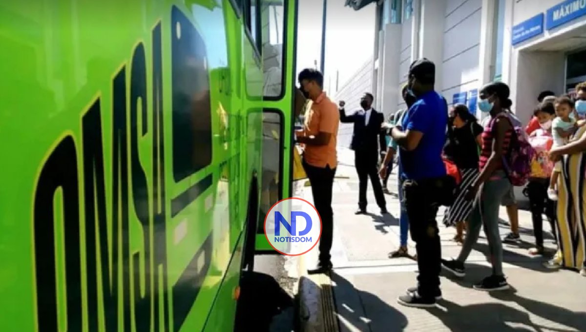 Usuarios del transporte público toman medidas ante incremento de casos de Covid-19