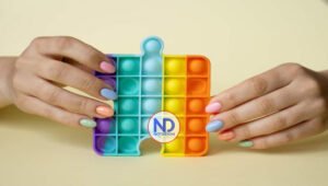 Odontopediatra advierte sobre riesgo de juguetes popis en bebés