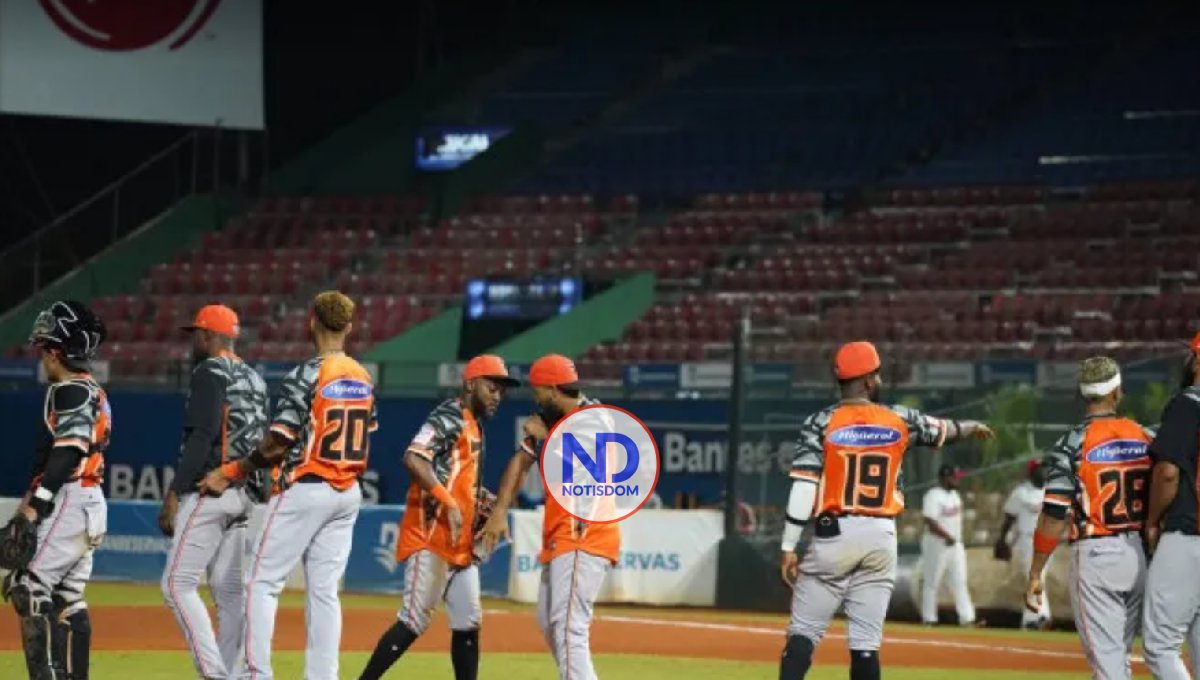 Toros blanquean al Escogido por tercera vez y sigue en lucha clasificatoria 2 Toros blanquean al Escogido por tercera vez y sigue en lucha clasificatoria