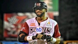 Urrutia será el primer importado con título de bateo en los últimos 30 años