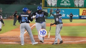 Licey asume primer lugar; Aguilas apalean Estrellas; Gigantes ganan