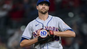 Jacob DeGrom firma por 5 años y 185 millones de dólares con los Rangers de Texas