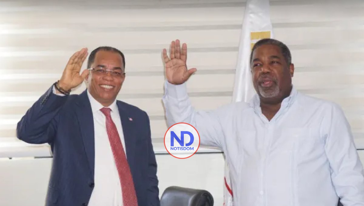 Juramentan al nuevo director de ADESS