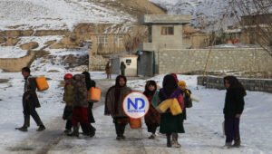 Ola de frío Afganistán deja casi 90 muertos y 40.000 niños internos