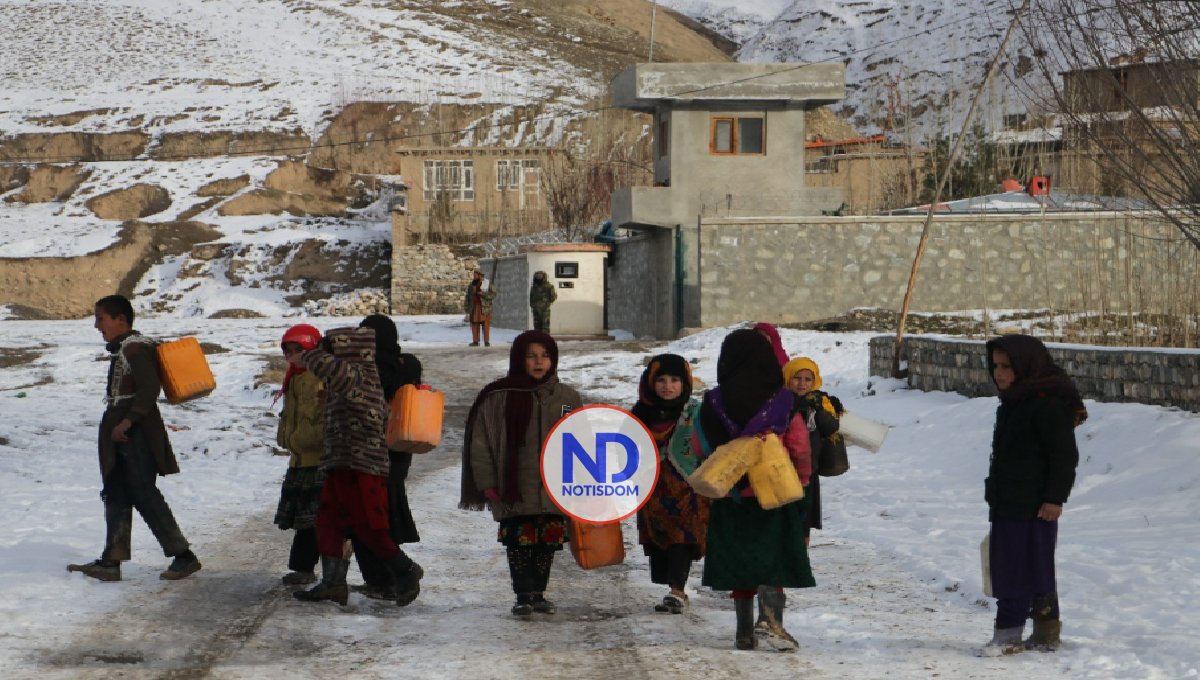 Ola de frío Afganistán deja casi 90 muertos y 40.000 niños internos