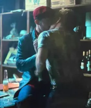 BAD BUNNY 50 Se filtran fotos de Bad Bunny besando a otro hombre