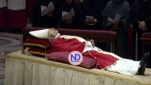 Unas 135.000 personas acuden a velatorio Benedicto XVI