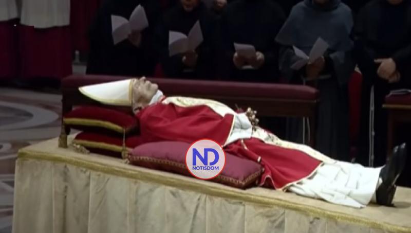 Unas 135.000 personas acuden a velatorio Benedicto XVI