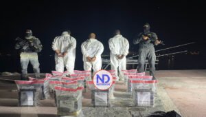 Detienen a dos dominicanos y un haitiano con 112 paquetes de coca