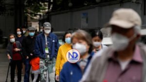 Casi 90 % de habitantes de populosa provincia china se han infectado de covid