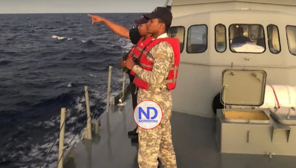 Armada rescata noveno tripulante de 12 que estaban a la deriva en aguas del Atlántico 2 Armada rescata noveno tripulante de 12 que estaban a la deriva en aguas del Atlántico