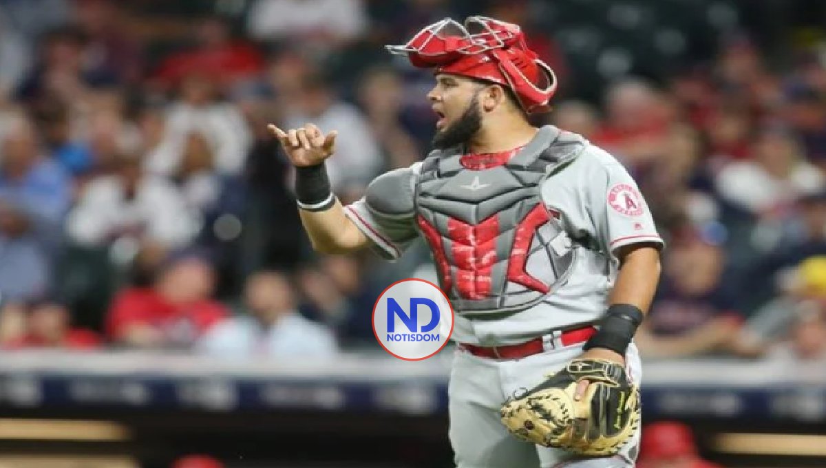 Las Estrellas contratan a lanzador, receptor y un jardinero