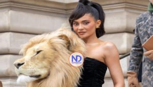 El vestido con cabeza de león con el que Kylie Jenner robó miradas en París