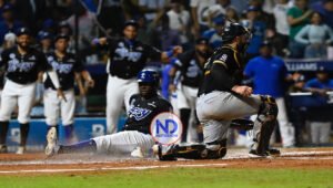 Licey y Estrellas se acercan a la final de la pelota dominicana