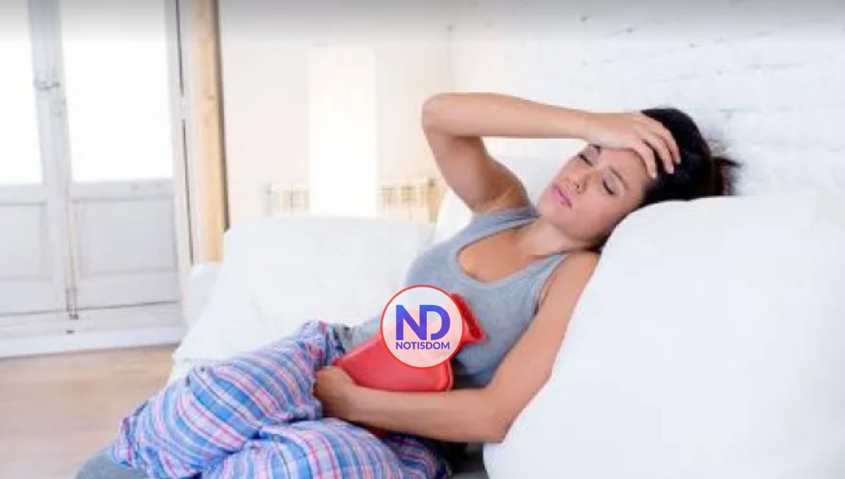 ¿Es normal tener el período menstrual por un mes?