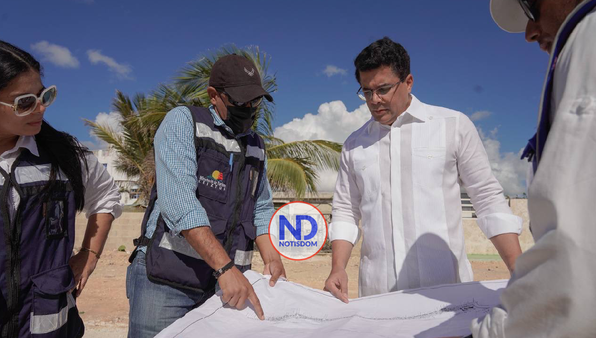 Collado afirma remozamiento del malecón de La Caleta estará listo en seis meses