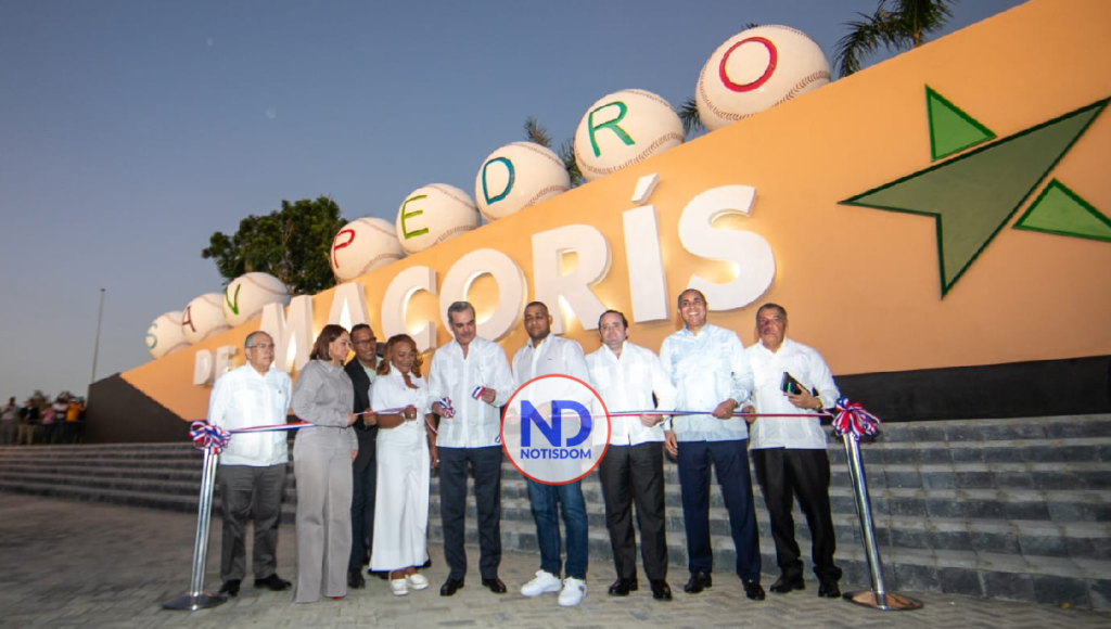 NOTISDOM FOTOS 2023 01 17T100301.104 Presidente Abinader inicia semana laboral inaugurando obras en San Pedro de Macorís