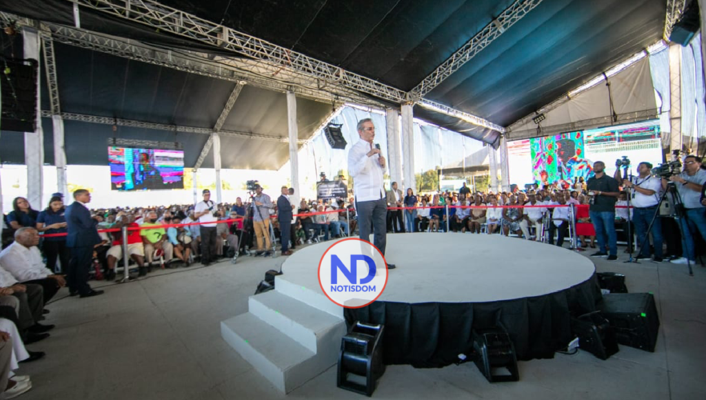 NOTISDOM FOTOS 2023 01 17T101756.375 Presidente Luis Abinader entrega 2,298 certificados de título en Consuelo, SPM