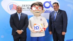 Defensor de Pueblo y Altice firman acuerdo para promover Constitución