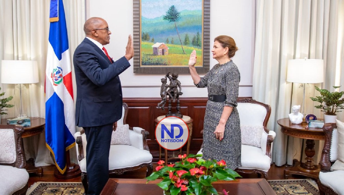 Vicepresidenta juramenta nuevo contralor y miembros del Consejo Unificado EDES