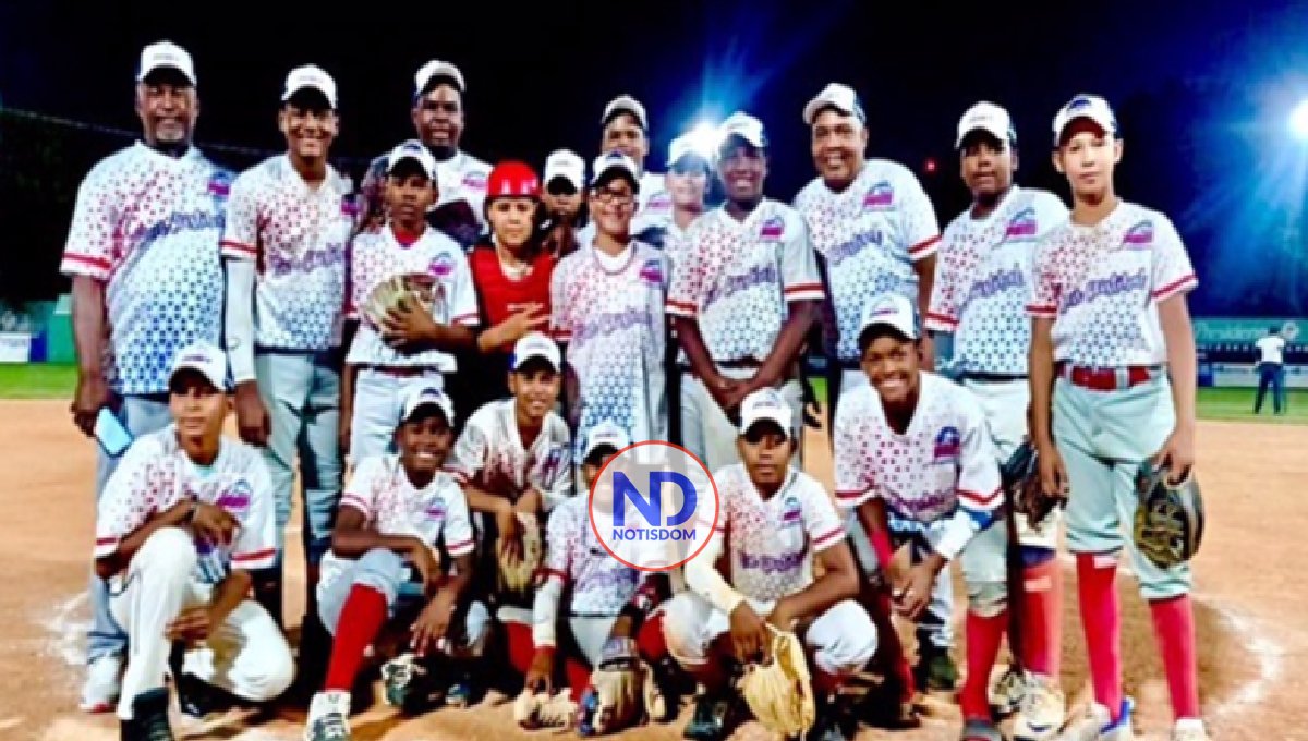 San Cristóbal, Cotuí, Valverde y Santiago a semifinal beisbol U12