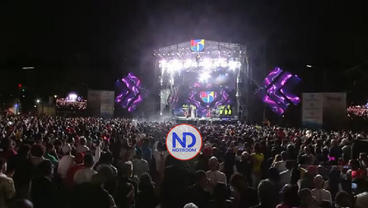 Dominicanos reciben año 2023 sin sobresaltos y en ambiente festivo